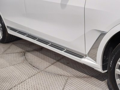 2023 BMW X7 thumbnail 21