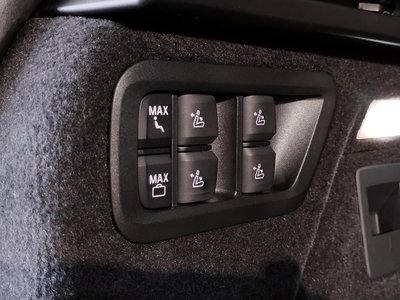 2023 BMW X7 thumbnail 30