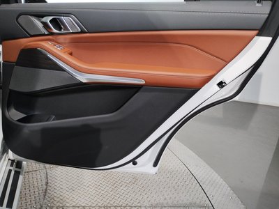 2023 BMW X7 thumbnail 49