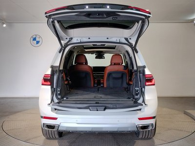 2023 BMW X7 thumbnail 28