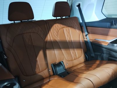 2023 BMW X7 thumbnail 46