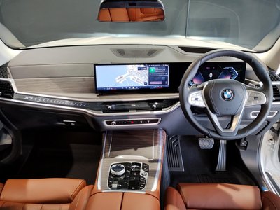 2023 BMW X7 thumbnail 42