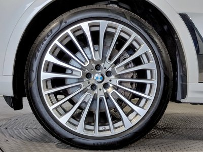 2023 BMW X7 thumbnail 25