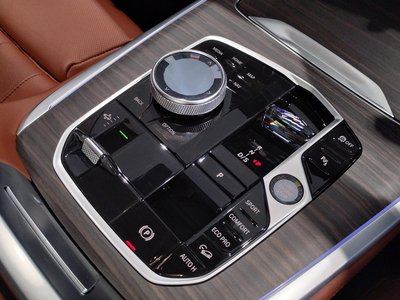 2023 BMW X7 thumbnail 56