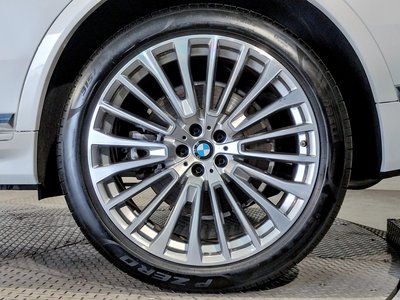 2023 BMW X7 thumbnail 24
