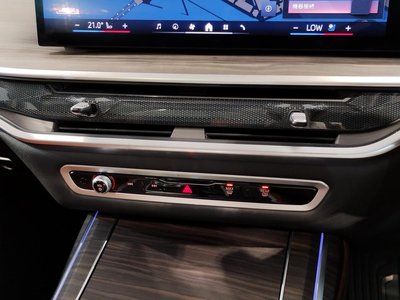 2023 BMW X7 thumbnail 62