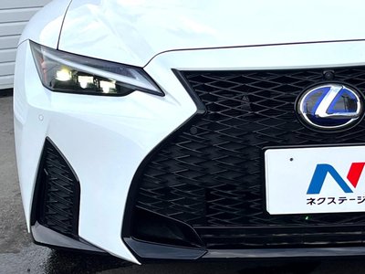 2022 Lexus IS thumbnail 26