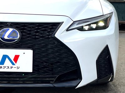 2022 Lexus IS thumbnail 27