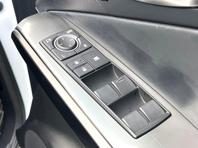 2022 Lexus IS thumbnail 42