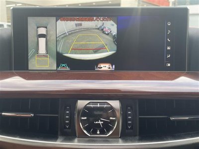2017 Lexus LX photo 8