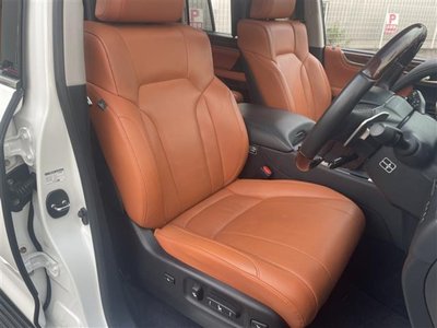 2017 Lexus LX photo 15