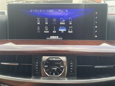 2017 Lexus LX photo 10