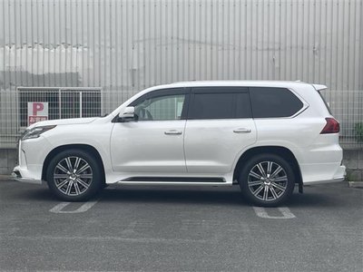 2017 Lexus LX thumbnail 29
