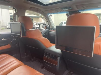 2017 Lexus LX photo 6