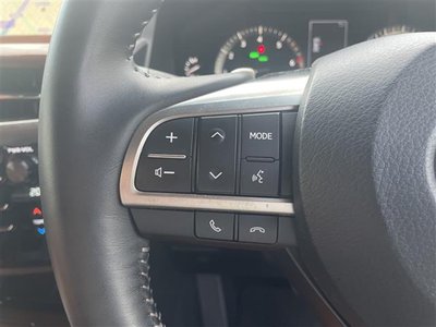 2017 Lexus LX thumbnail 32
