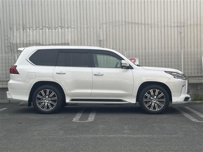 2017 Lexus LX thumbnail 30