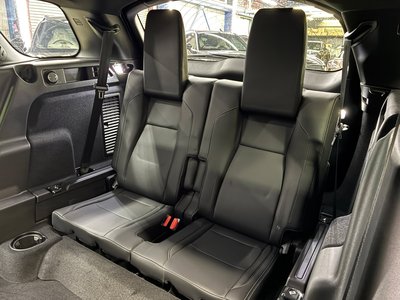 2025 LAND Rover DISCOVERY SPORT photo 3