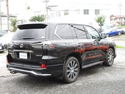 2018 Lexus LX photo 9