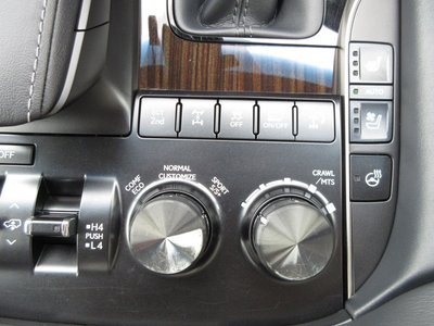 2018 Lexus LX thumbnail 57