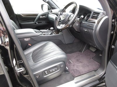 2018 Lexus LX photo 6