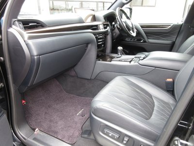2018 Lexus LX photo 8