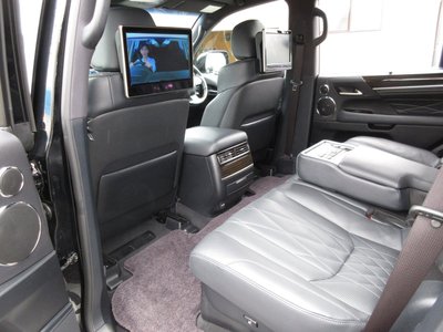 2018 Lexus LX photo 14