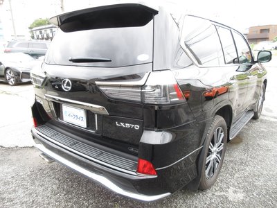 2018 Lexus LX thumbnail 29