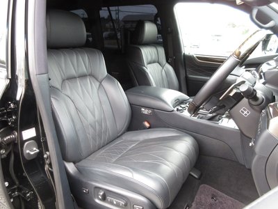 2018 Lexus LX thumbnail 40
