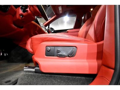 صورة مصغرة 35 لـ 2017 Bentley BENTAYGA