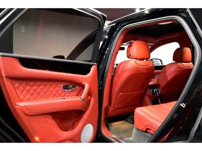 صورة مصغرة 37 لـ 2017 Bentley BENTAYGA