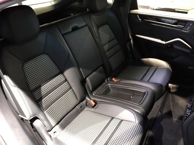 2024 Porsche CAYENNE — миниатюра 57