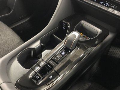 صورة 30 لـ 2025 Toyota CROWN SPORT