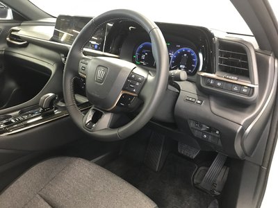 صورة 16 لـ 2025 Toyota CROWN SPORT