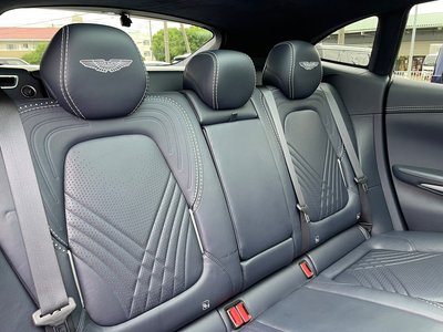 2021 Aston Martin DBX — миниатюра 30