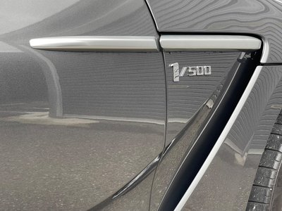 2021 Aston Martin DBX — миниатюра 19