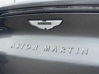 2021 Aston Martin DBX — миниатюра 20