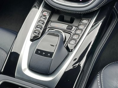 2021 Aston Martin DBX — миниатюра 25