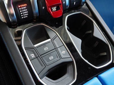 صورة 44 لـ 2019 Lamborghini URUS