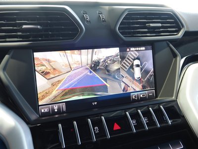صورة 35 لـ 2019 Lamborghini URUS