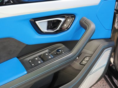 صورة 16 لـ 2019 Lamborghini URUS