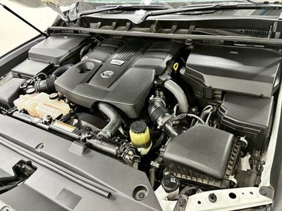 2024 Toyota LAND CRUISER 300 photo 16