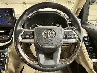 2024 Toyota LAND CRUISER 300 photo 15