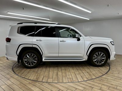 2024 Toyota LAND CRUISER 300 photo 69