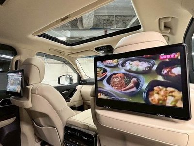 2024 Toyota LAND CRUISER 300 photo 6