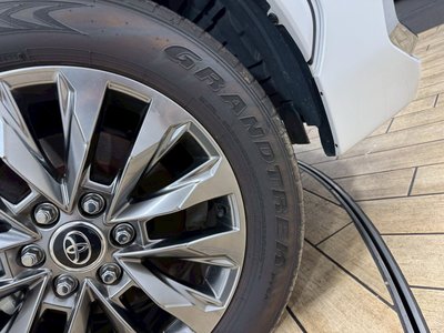 2024 Toyota LAND CRUISER 300 photo 24
