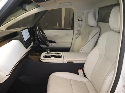 2023 Lexus LM 照片 22