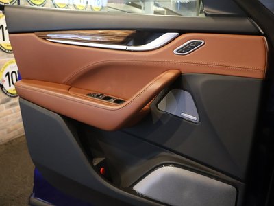 صورة 21 لـ 2016 Maserati LEVANTE