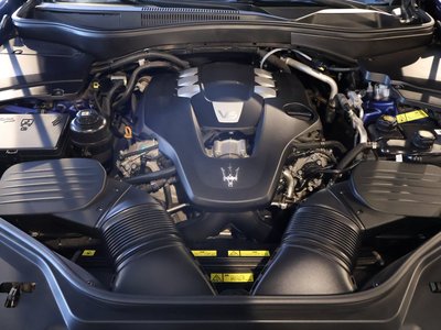 صورة 29 لـ 2016 Maserati LEVANTE