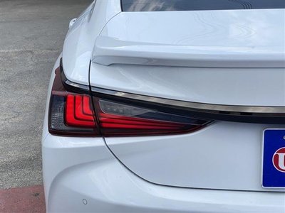 2024 Lexus ES thumbnail 61