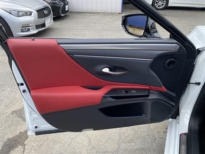 2024 Lexus ES thumbnail 17